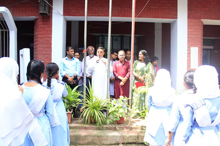 হাজারীবাগে নারীদের জন্য প্রথম বুক অলিম্পিয়াড